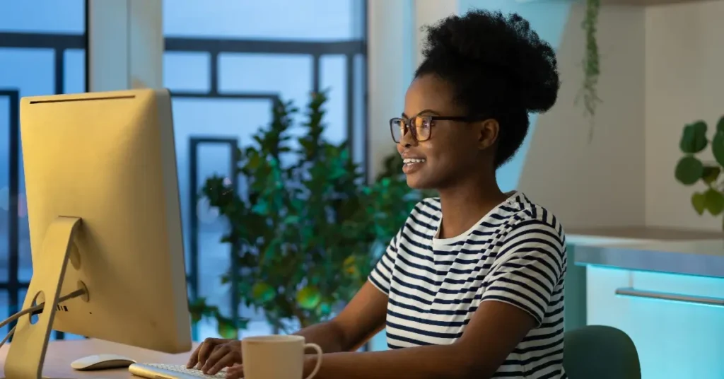 Remote worker performing data entry tasks in a coworking environment